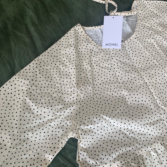 NWOT Monki Vira midi smock dress in cream dot print - Picture 7 of 7